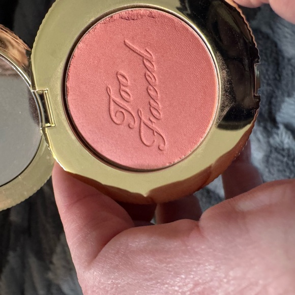 Assorted Makeup Bundle - Picture 3 of 6